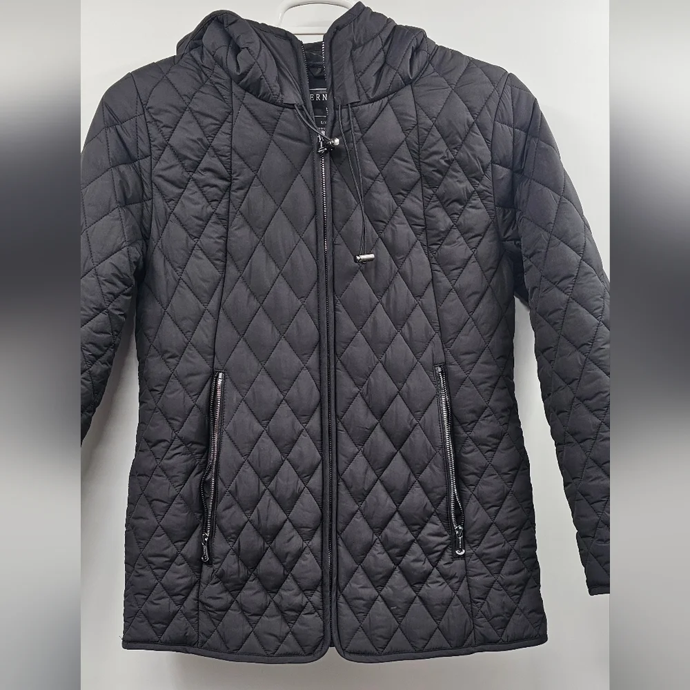 Bernardo Black Puffer Jacket with Quilted Design - Picture 2 of 16